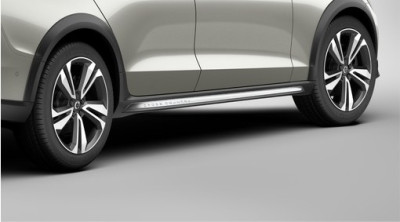 Side scuff plates