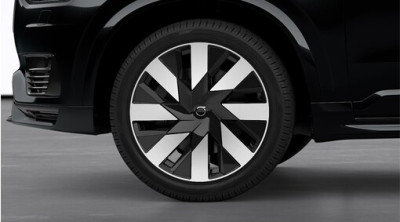 Aluminum wheel set "8-spoke Black Diamond Cut" 9 x 21", incl. T8