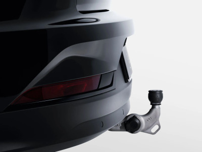 Semi-electric, collapsible tow bar, Polestar 2