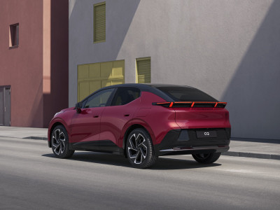 Towbar, Lynk & Co 02
